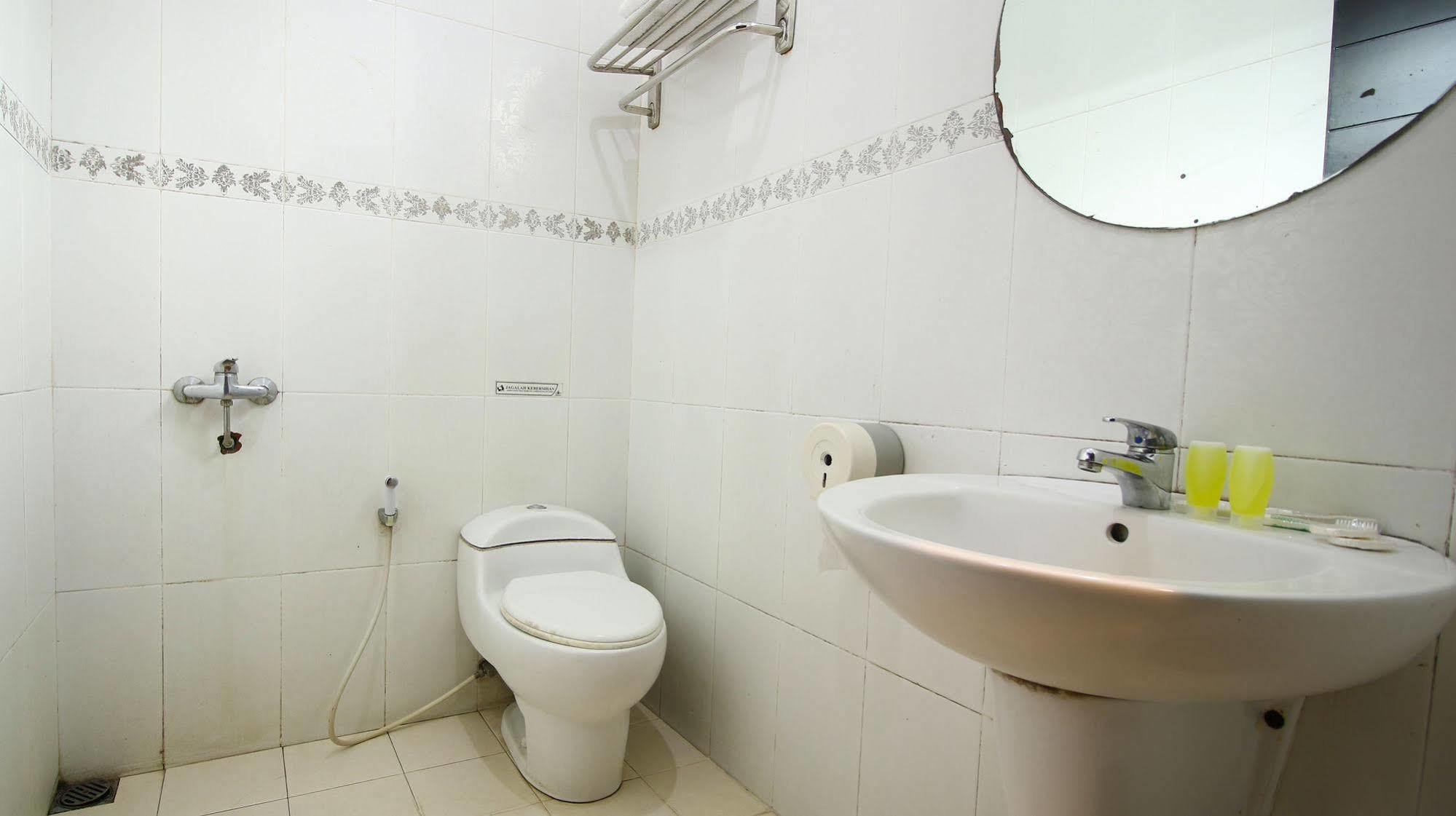 Zen Rooms Grand Hotel 렘뱅 외부 사진