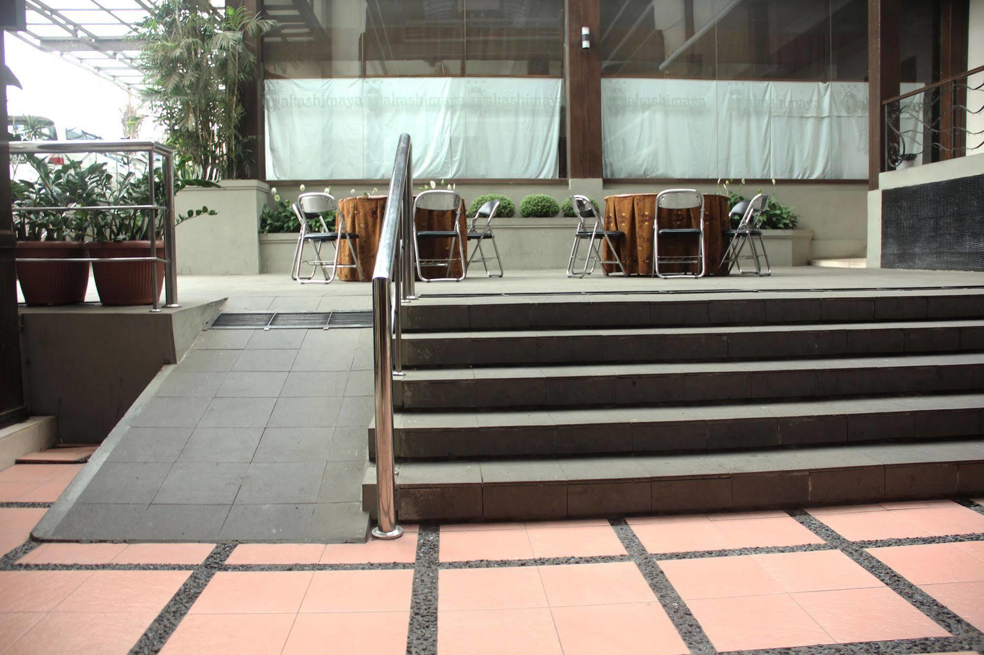 Zen Rooms Grand Hotel 렘뱅 외부 사진